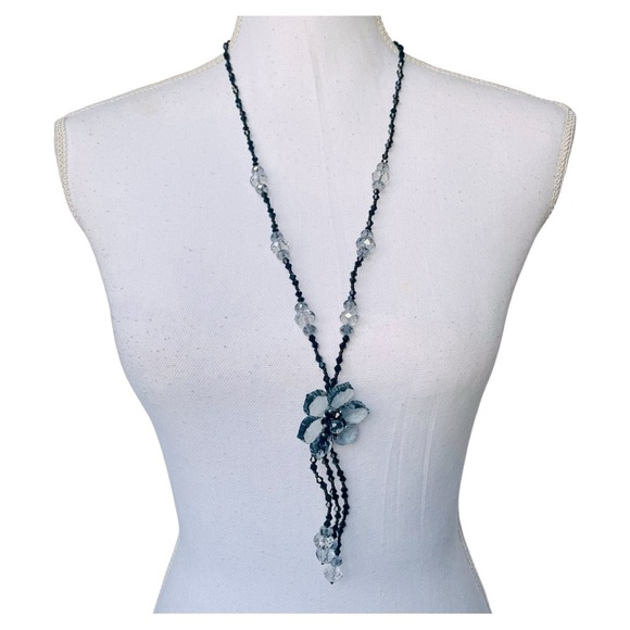Elegant Black and Silver Glass Necklace - Picture 1 of 3